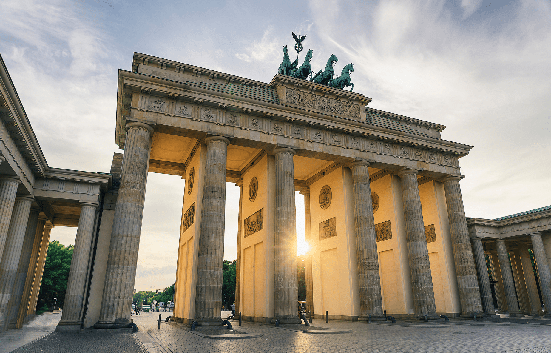 brandenburg-gate-sunset-german-iconic-interest-location-min