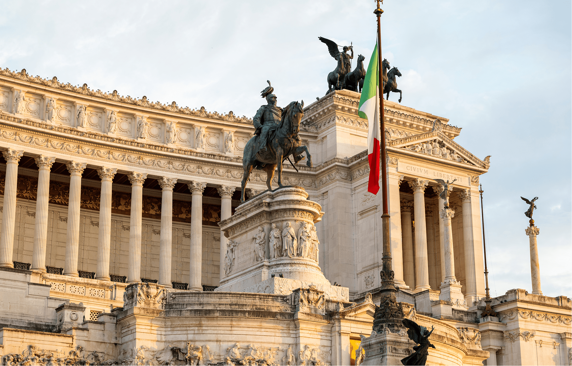 victor-emmanuel-ii-monument-rome-sunset-italy (1)-min